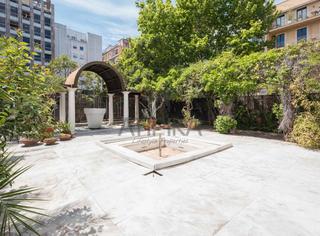 Oficina  Passeig de gràcia. Espectacular oficina de estilo modernista en passeig de gràcia