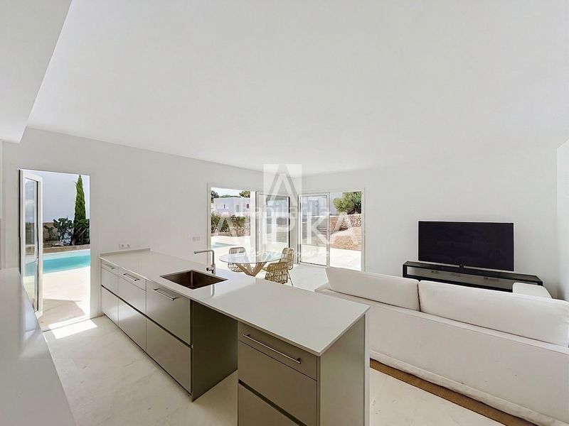 Foto 1f011e98-91ab-43a9-9e9c-c6cbce3c4f78. Casa amb aparcament a Coves Noves Es Mercadal