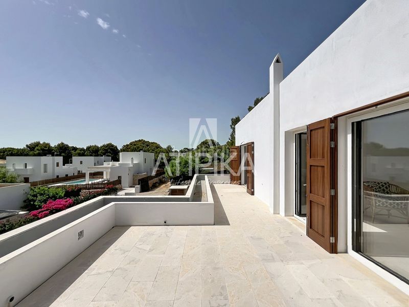 Foto b26cab1a-abc3-4d0a-a3ea-3a9ddb1c691f. Casa amb aparcament a Coves Noves Es Mercadal