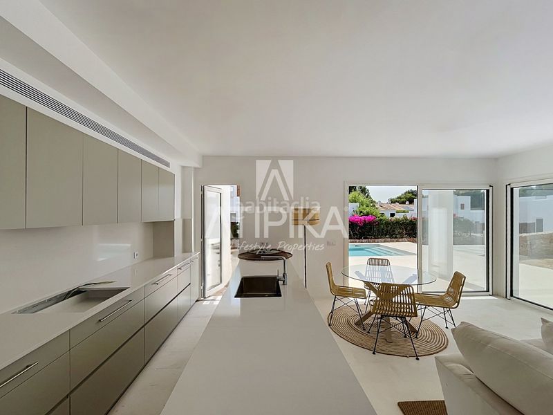 Foto 8497f157-3915-40b0-882f-47bf530a9c55. Casa amb aparcament a Coves Noves Es Mercadal