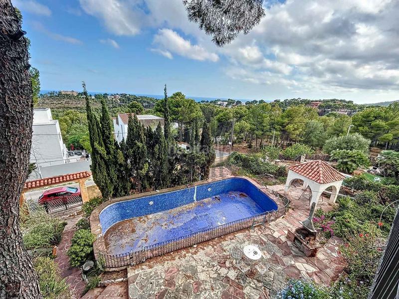 Foto 3da2836a-2e9b-4305-812f-4d1b63537597. Maison avec piscine dans Montmar Castelldefels