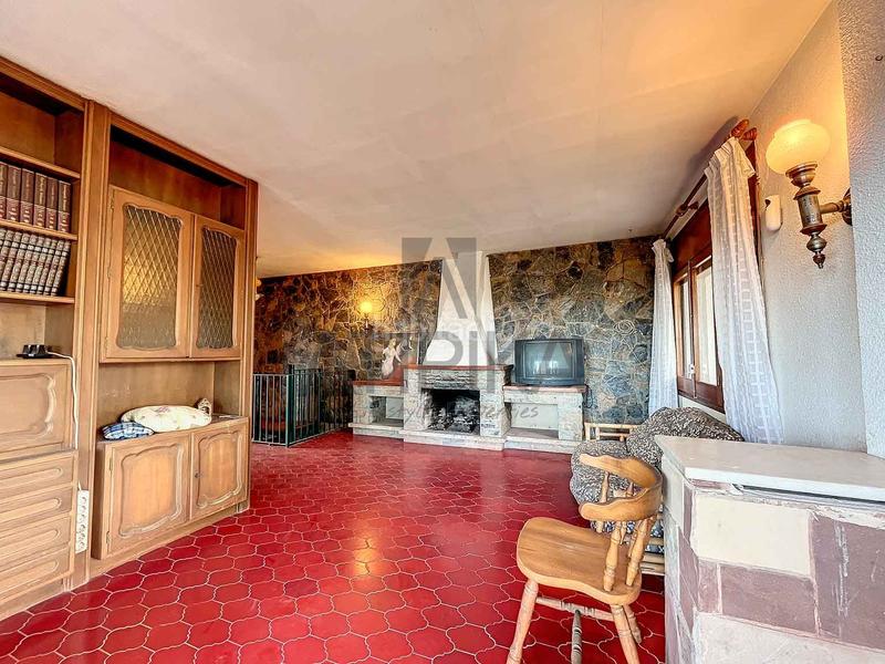 Foto 5e56d94f-9d46-4e57-80a1-c622421dfef8. Maison avec piscine dans Montmar Castelldefels