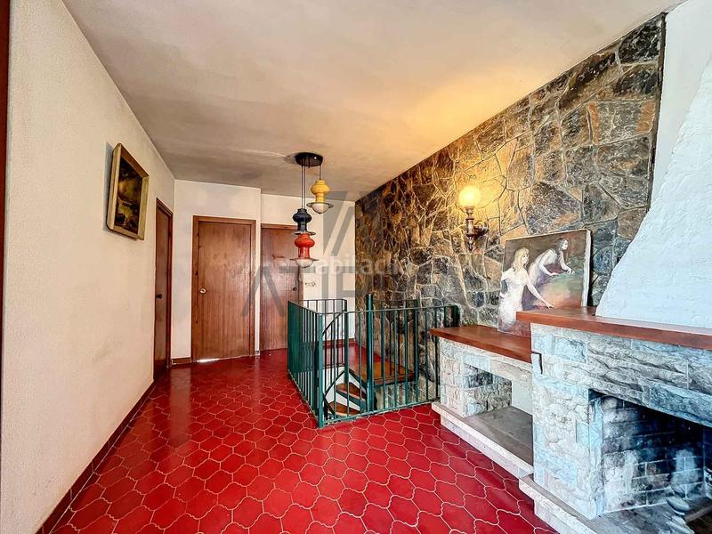 Foto 80e233db-5f49-4042-bb98-70e658d30547. Maison avec piscine dans Montmar Castelldefels