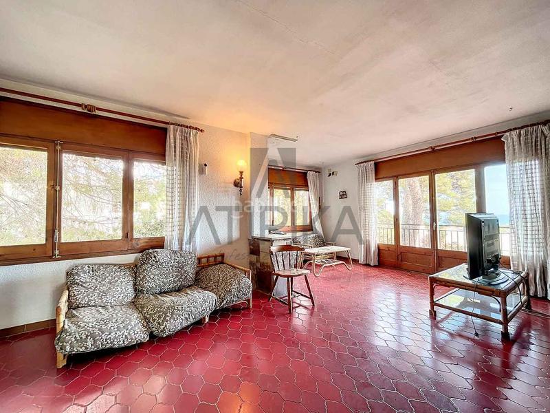 Foto c0f256b3-0e94-4e19-8b2a-dbbb454b156f. Maison avec piscine dans Montmar Castelldefels