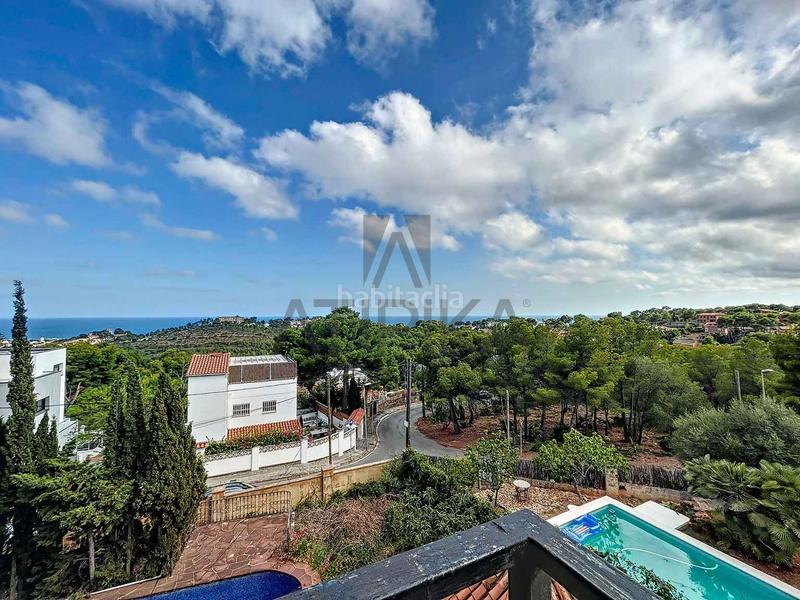 Foto e901b4ce-6031-4a2a-8b06-6a04b00e08ae. Maison avec piscine dans Montmar Castelldefels