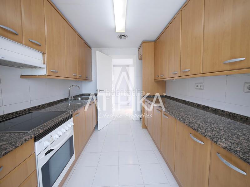 Foto c8ed04bf-9386-4c0a-ae10-0f8764446e5f. Alquiler piso exclusiva propiedad en alquiler temporal y en venta con vistas panorámicas al mar en diagonal mar en Barcelona