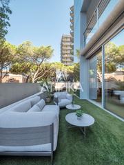 Piso en Centre-Platja. Piso de obra nueva en venta con piscina comunitaria y parking