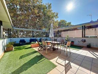 Maison à Mar i Sol. Propiedad en venta con local anexo en can bou