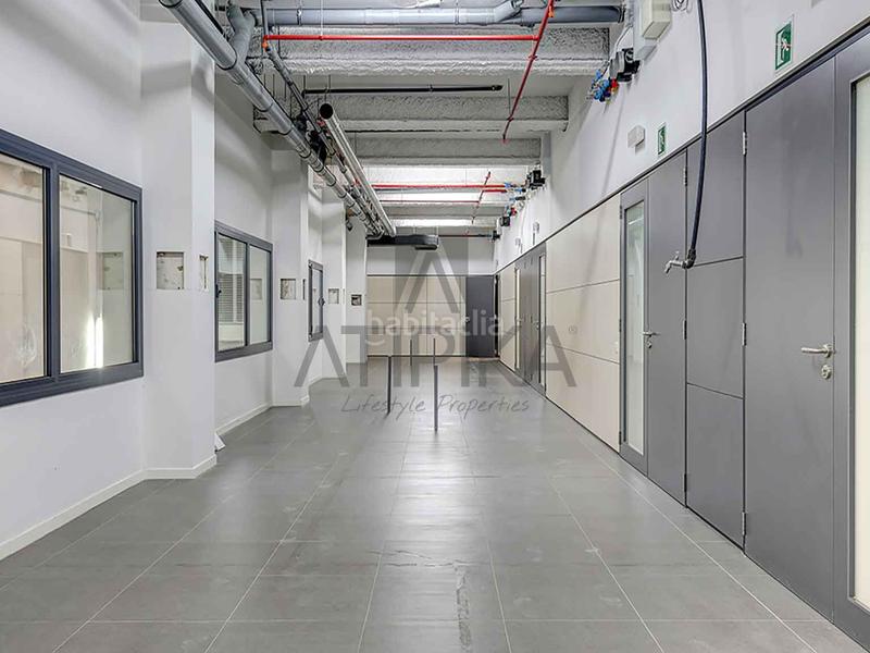 Foto 2fb95ce2-4ecf-43ba-a43c-7333d14b7e98. Location bureau dans Tres Torres Barcelona