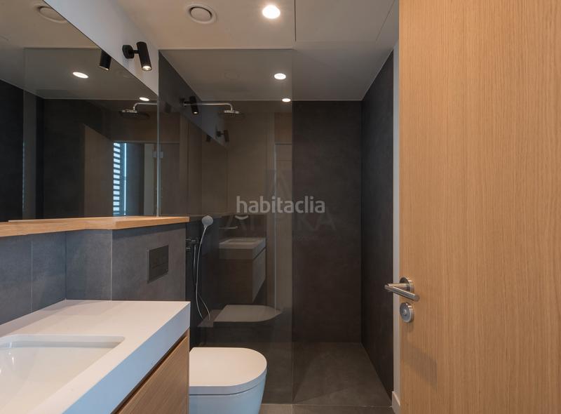 Foto 5ae15404-453f-4fa4-bbdd-fdddd1ed71de. Casa con parcheggio piscina in Sarrià Barcelona