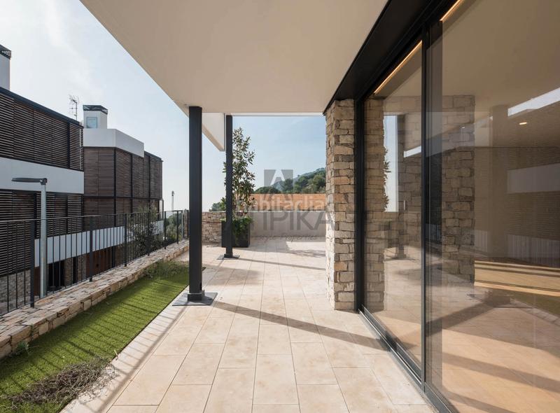 Foto c9f9781d-7cbe-4d32-9141-6abd5e690a55. Casa con parcheggio piscina in Sarrià Barcelona