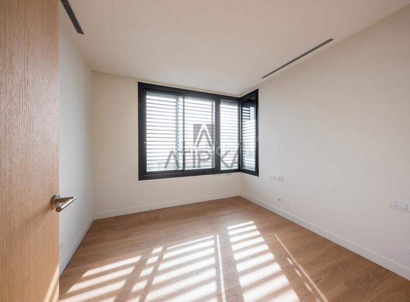 Foto f3bacfe3-b766-46b7-ba63-e1040543b29c. Casa con parcheggio piscina in Sarrià Barcelona