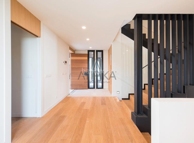 Foto f5777126-6ea0-4c81-be82-fe1e1b92469e. Casa con parcheggio piscina in Sarrià Barcelona