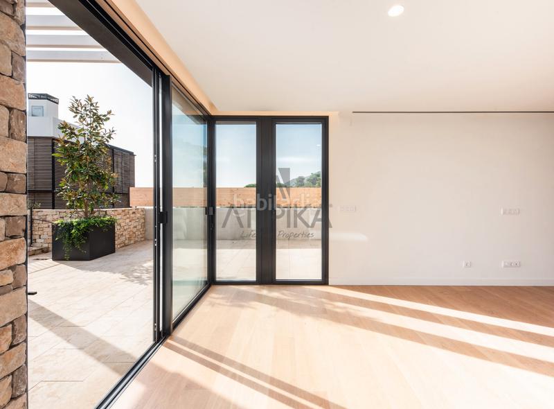 Foto ff8df20e-9661-43a5-bfb9-2980fd05a78f. Casa con parcheggio piscina in Sarrià Barcelona