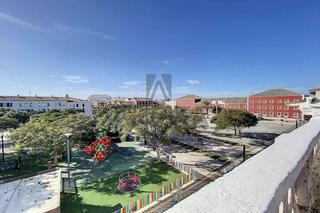 Maison à Es Castell. Casa tipo dúplex con garaje en venta en es castell
