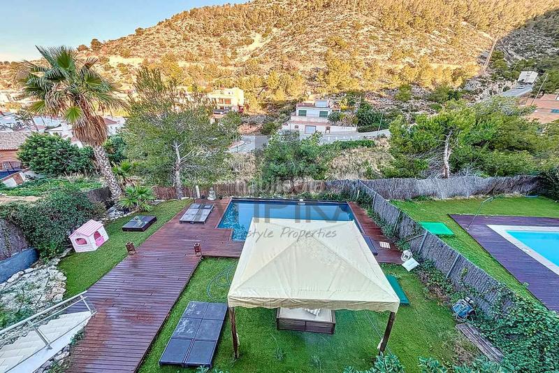 Foto e40e8992-8d0b-4f48-ae8d-13710791a1ae. Casa con parcheggio piscina in Levantina - Montgavina - Quintmar Sitges