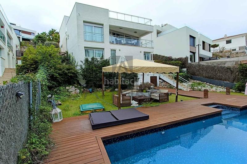 Foto fa6f0b58-157b-4582-938f-50848a4ab052. Casa con parcheggio piscina in Levantina - Montgavina - Quintmar Sitges