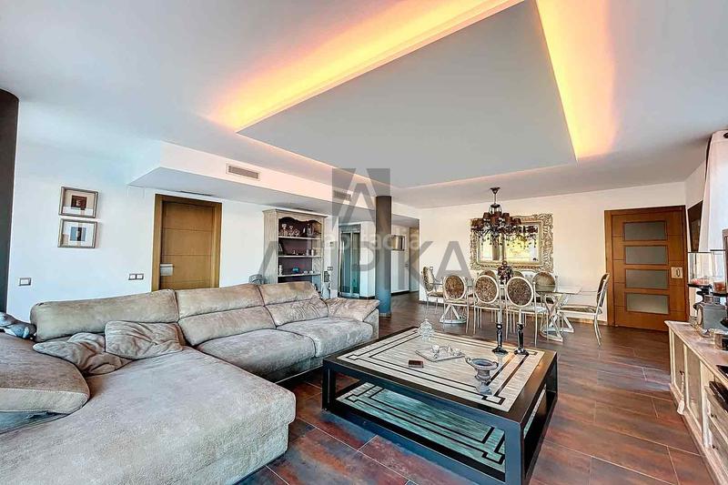 Foto faa7aff7-6cac-466e-96ca-a6cf0a05a273. Casa con parcheggio piscina in Levantina - Montgavina - Quintmar Sitges