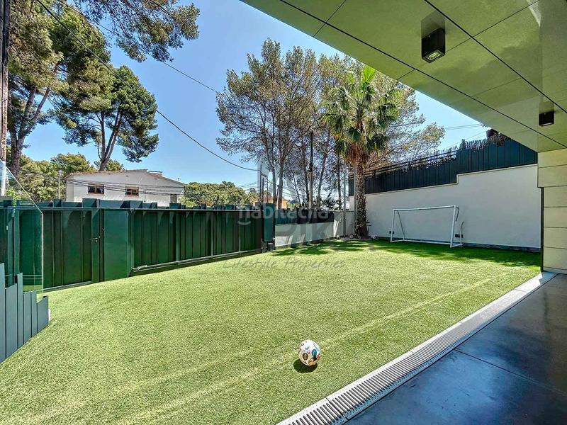Foto 09b68918-5836-4899-9aa1-162c26a2ed6b. Casa con riscaldamento parcheggio piscina in Montmar Castelldefels