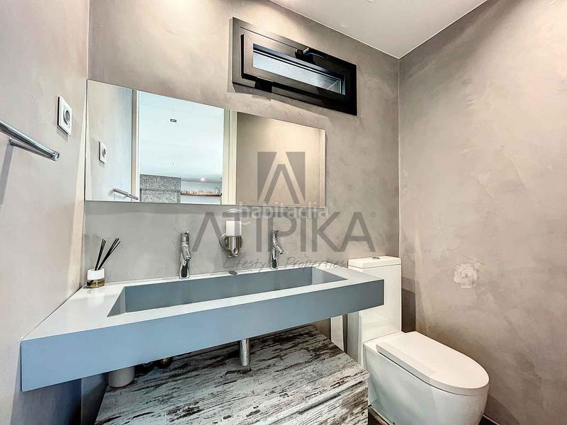 Foto 0b5b9ca8-3c45-44e7-975a-f1dda1cb4457. Casa con riscaldamento parcheggio piscina in Montmar Castelldefels