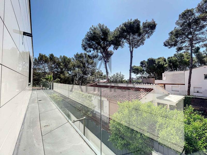 Foto 19dcf9d3-d7b4-4b15-9315-17e2d651eb1d. Casa con riscaldamento parcheggio piscina in Montmar Castelldefels