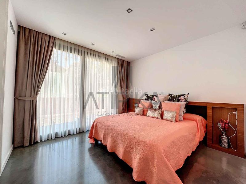 Foto 5624f5aa-eb3f-4ddf-beaa-8d0e18fd4922. Casa con riscaldamento parcheggio piscina in Montmar Castelldefels