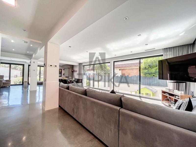 Foto 79d51e32-8358-48a7-899c-8560fcdede1c. Casa con riscaldamento parcheggio piscina in Montmar Castelldefels