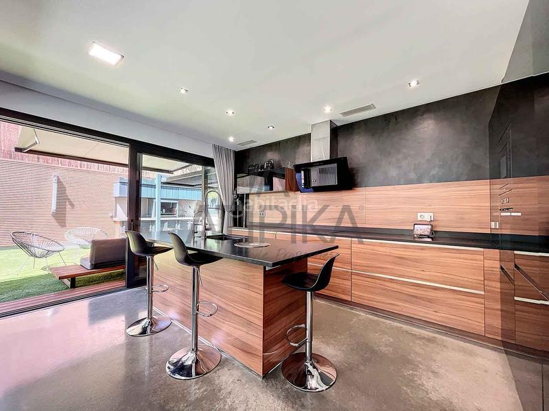Foto 92287127-38c5-442c-acd0-e1e1a23820b5. Casa con riscaldamento parcheggio piscina in Montmar Castelldefels