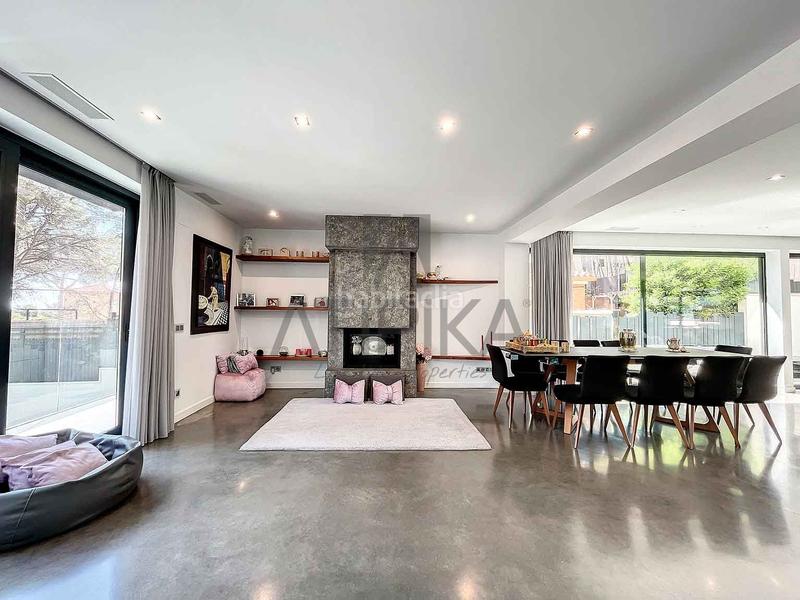 Foto ae28bd36-0e55-4448-833b-95b22c62e7b6. Casa con riscaldamento parcheggio piscina in Montmar Castelldefels