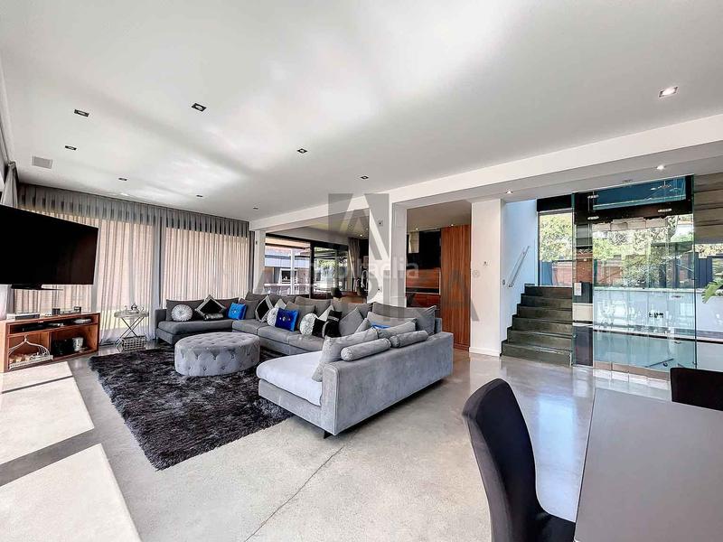 Foto e70a4bda-9257-4a1c-9c60-b3f8718e68c3. Casa con riscaldamento parcheggio piscina in Montmar Castelldefels