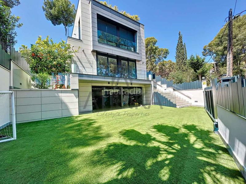 Foto f6b1854a-5c9e-47a9-8e67-c9603cd04702. Casa con riscaldamento parcheggio piscina in Montmar Castelldefels