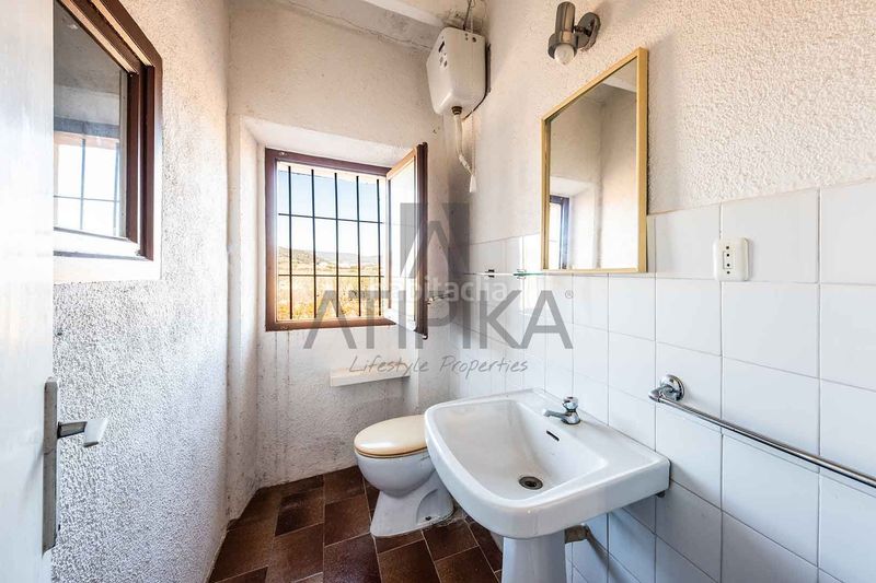 Foto 6d926481-7e54-4aac-91d4-2b32f8aae80c. Masía finca con 100.000m2 de viñedos y dos casas señoriales en venta a 20 minutos de sitges en Sant Martí Sarroca