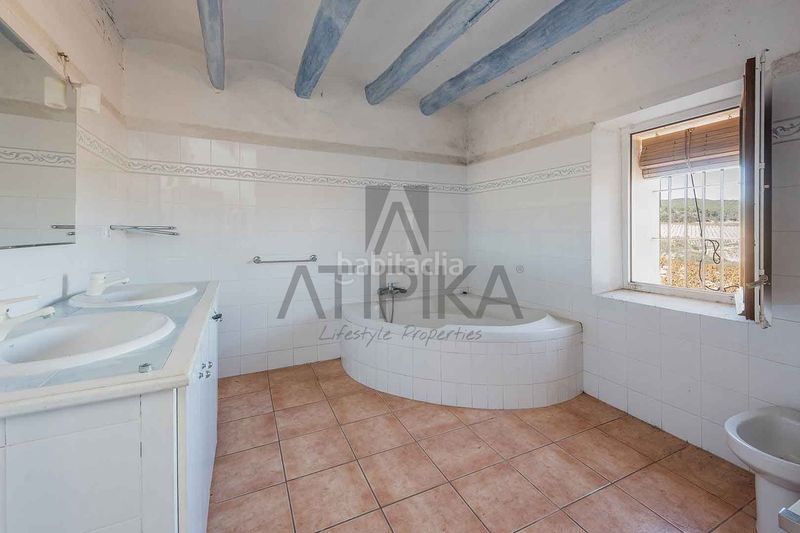 Foto a92d4a82-15fa-4dfc-92b8-e85760e6117b. Masía finca con 100.000m2 de viñedos y dos casas señoriales en venta a 20 minutos de sitges en Sant Martí Sarroca
