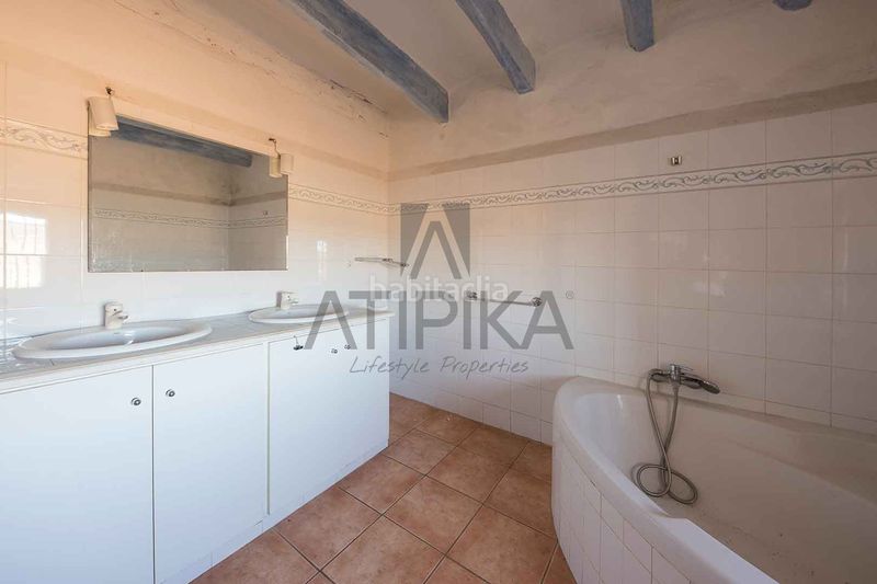 Foto d968bac5-5baf-444e-a26d-7588322c6610. Masía finca con 100.000m2 de viñedos y dos casas señoriales en venta a 20 minutos de sitges en Sant Martí Sarroca