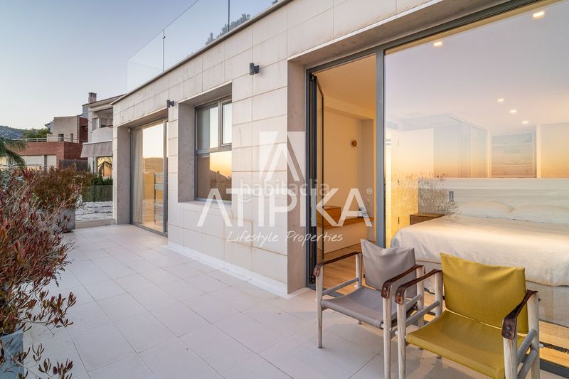Foto 03543adf-721d-4772-9ab7-3c6990f147f3. Casa amb aparcament piscina a les botigues de Sitges Sitges