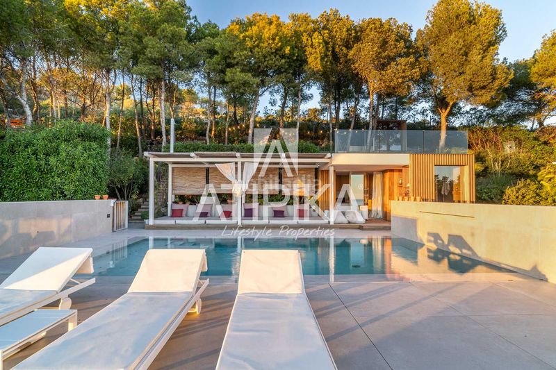 Foto 94ee9780-01e2-4935-9758-013b8f7d9830. Casa amb aparcament piscina a les botigues de Sitges Sitges