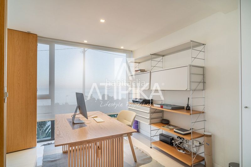 Foto f70299a1-3349-4874-a16c-9ea06efc983a. Casa amb aparcament piscina a les botigues de Sitges Sitges
