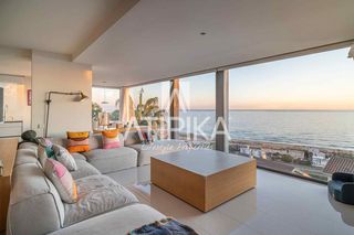 Casa in Les Botigues de Sitges. Propiedad de alto standing en venta con vistas panorámicas en el