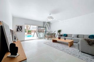 Haus in Can Girona - Terramar - Vinyet. Chalet con piscina, recién reformado en vinyetterramar
