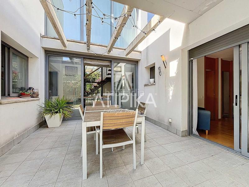 Foto 3ac6dce3-911f-4ddb-ae1b-acf96eff5ec6. Casa chalet independiente con piscina en venta la levantina en Sitges