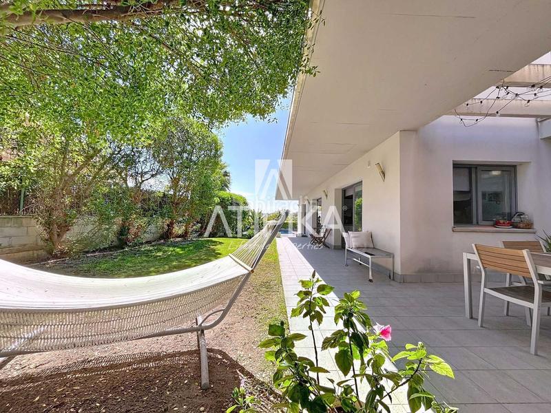 Foto 6cb4ba9c-bc9f-4c27-95b3-541fc1b06ab7. Casa chalet independiente con piscina en venta la levantina en Sitges
