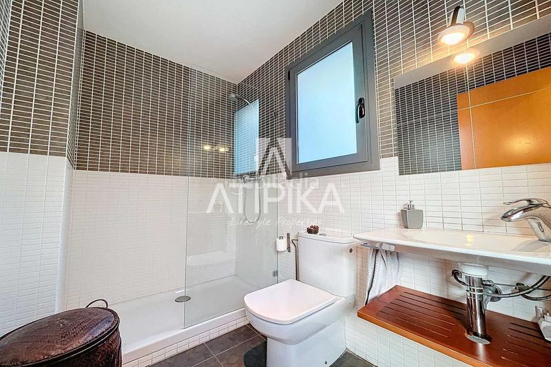Foto 94ae4518-6dd7-463b-afdd-edb53bc8d2a5. Casa chalet independiente con piscina en venta la levantina en Sitges