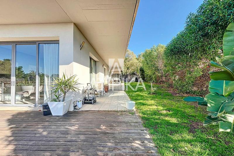 Foto cfeaf0f3-e20d-4098-a483-87648abce428. Casa chalet independiente con piscina en venta la levantina en Sitges