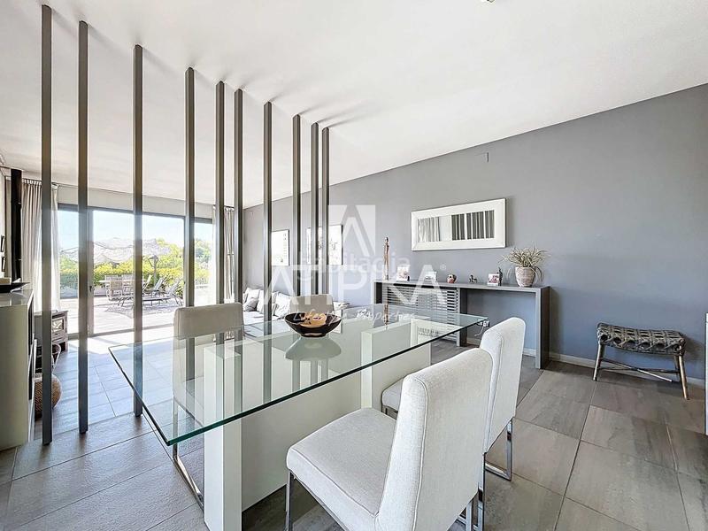 Foto ec50180a-c74f-46e6-9941-2c5c4aad0371. Casa chalet independiente con piscina en venta la levantina en Sitges