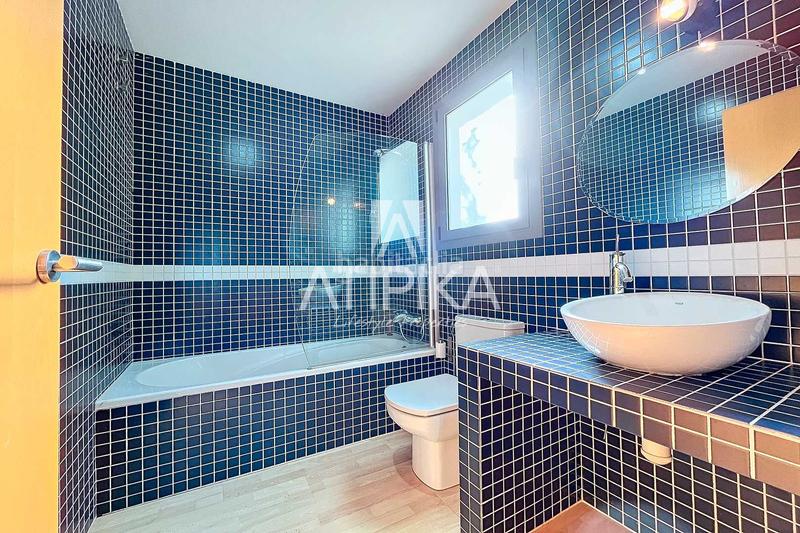 Foto efe0e50c-06ff-4fb1-ab61-8d4f0b220e82. Casa chalet independiente con piscina en venta la levantina en Sitges