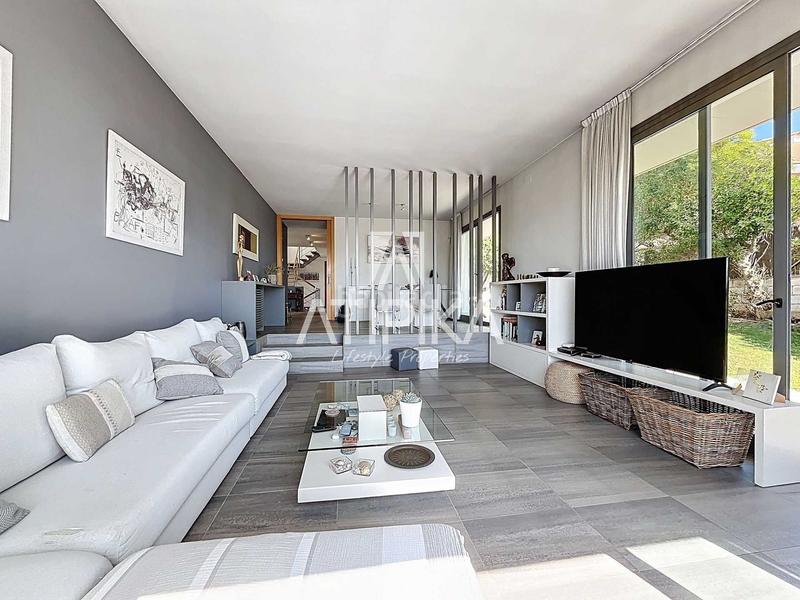 Foto f2416f2f-fc16-468a-af6f-375a67c72303. Casa chalet independiente con piscina en venta la levantina en Sitges