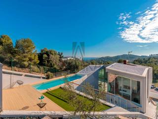 Maison  Camí de miralpeix. Exclusiva propiedad de diseño en venta, con piscina y vistas al