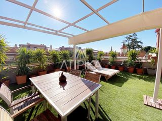 Lloguer Pis a Sarrià. Ático con terraza privada en alquiler temporal en sarrià