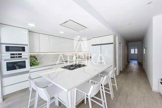 Casa en Molí des Pla-Andrea Doria. Casa en venta de dos plantas y garaje en mahón