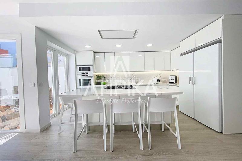 Foto 060decfd-c76c-453e-befa-35b24d364125. Casa  en venta de dos plantas y garaje en mahón en Maó